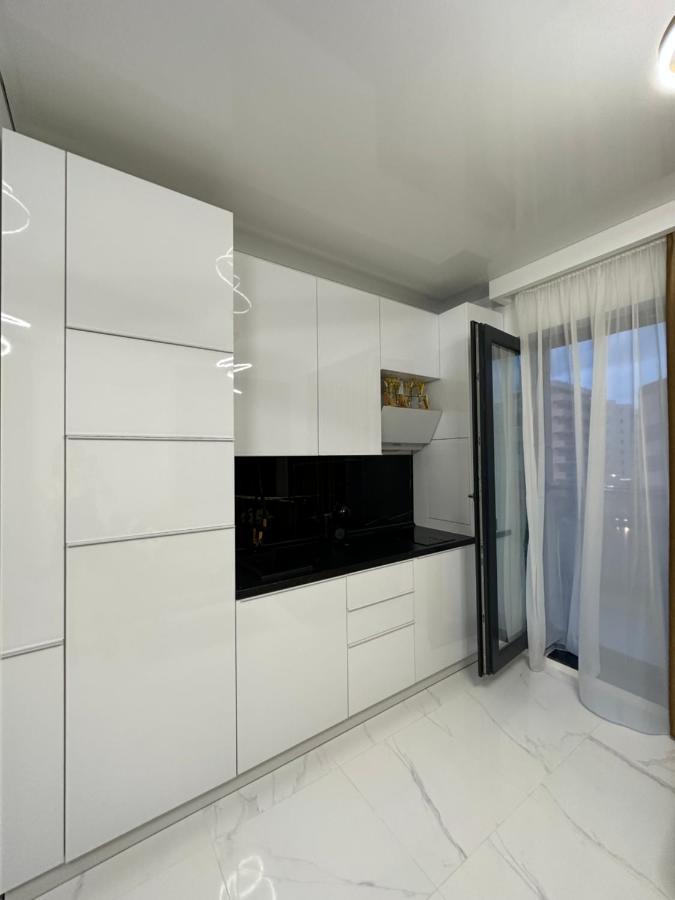 Studio303 By Allegio: Mamaia'S Seaside Luxury Near Finest Clubs & Beaches Kültér fotó