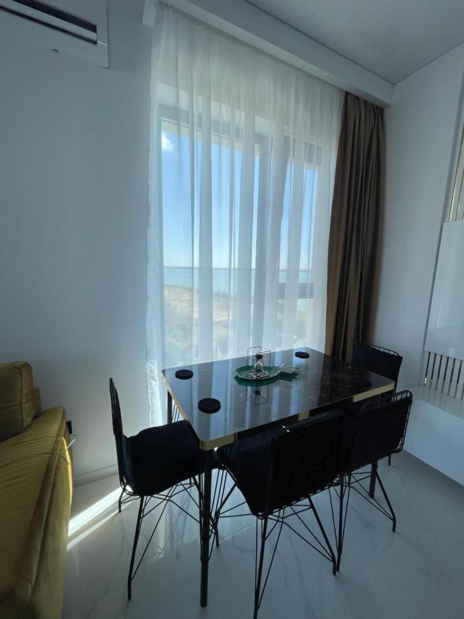 Studio303 By Allegio: Mamaia'S Seaside Luxury Near Finest Clubs & Beaches Kültér fotó