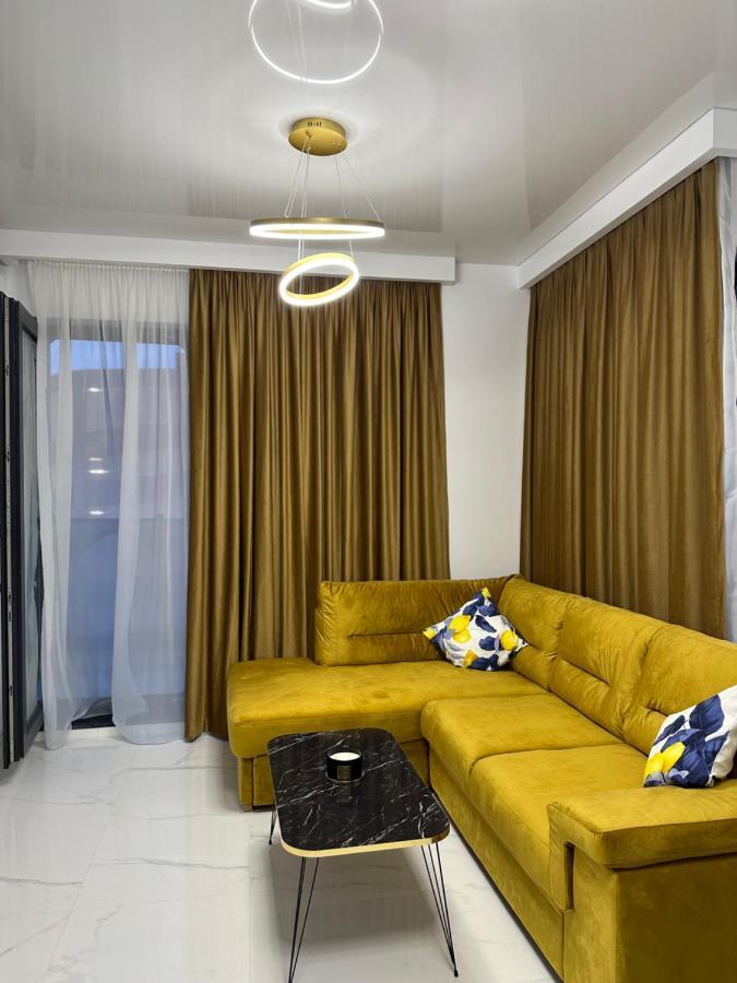 Studio303 By Allegio: Mamaia'S Seaside Luxury Near Finest Clubs & Beaches Kültér fotó