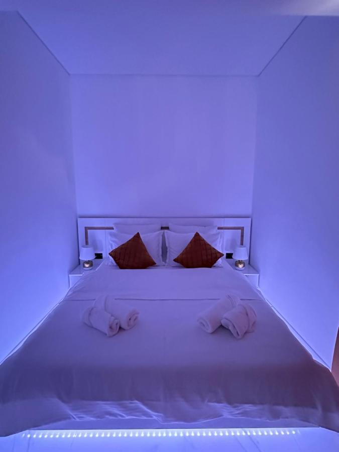 Studio303 By Allegio: Mamaia'S Seaside Luxury Near Finest Clubs & Beaches Kültér fotó
