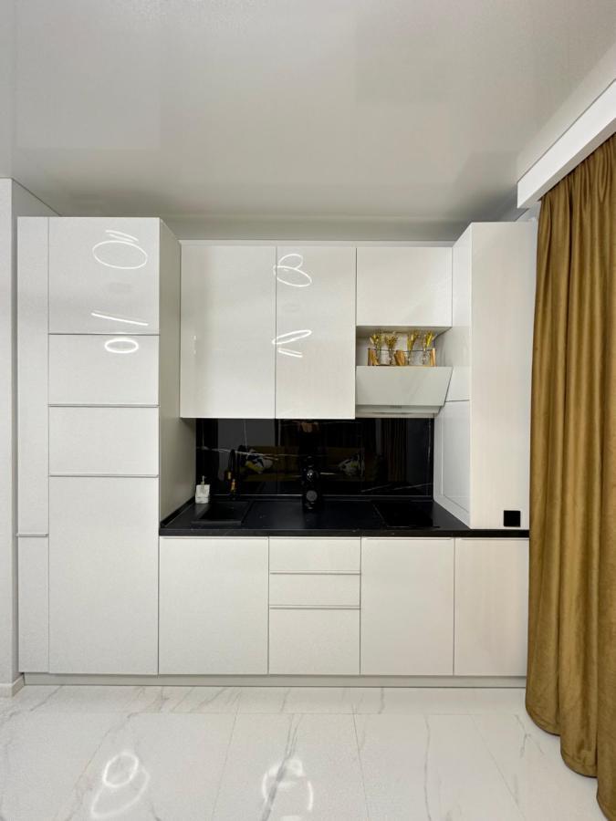 Studio303 By Allegio: Mamaia'S Seaside Luxury Near Finest Clubs & Beaches Kültér fotó