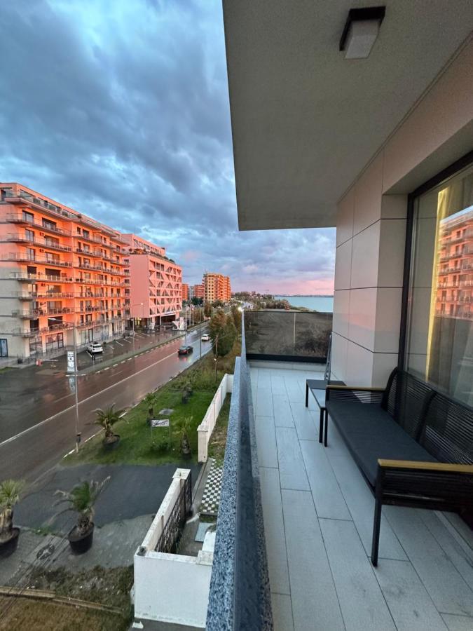 Studio303 By Allegio: Mamaia'S Seaside Luxury Near Finest Clubs & Beaches Kültér fotó